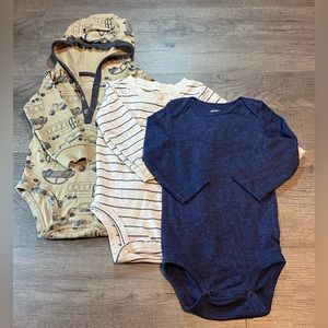 Carter’s Boy 12M Onesie Bundle